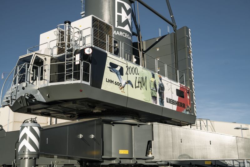 Liebherr manufactures  2,000th LHM Liebherr manufactures  2,000th LHM