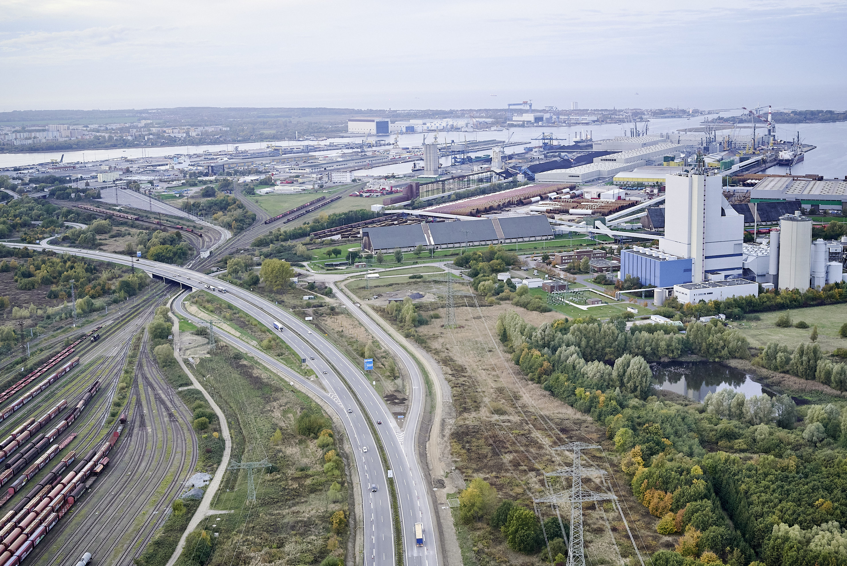 Überseehafen Rostock erhält zweite Autobahnabfahrt und -auffahrt Überseehafen Rostock erhält zweite Autobahnabfahrt und -auffahrt