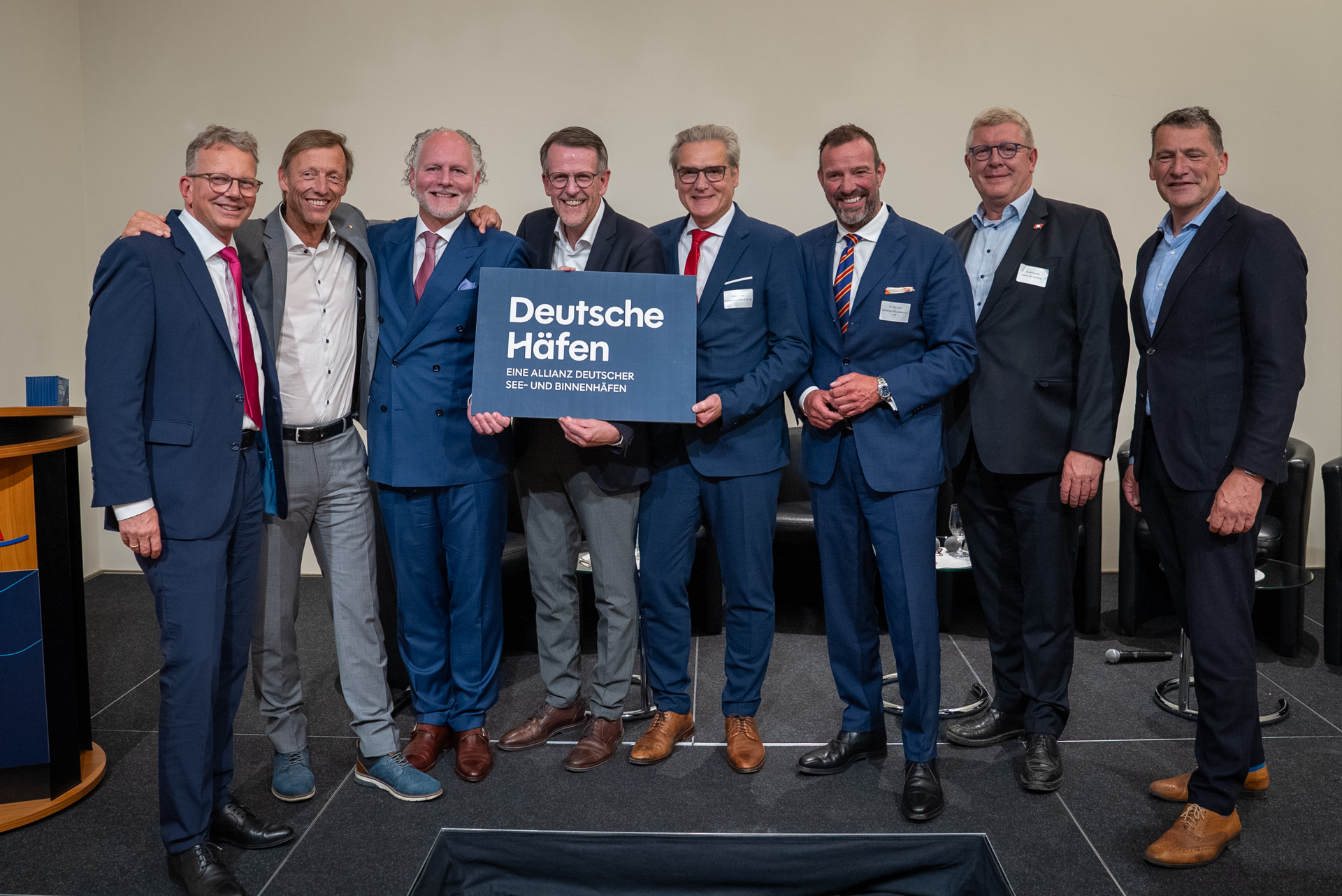 Deutsche Häfen unterstreichen strategische Rolle für Resilienz, Energie und Sicherheit 