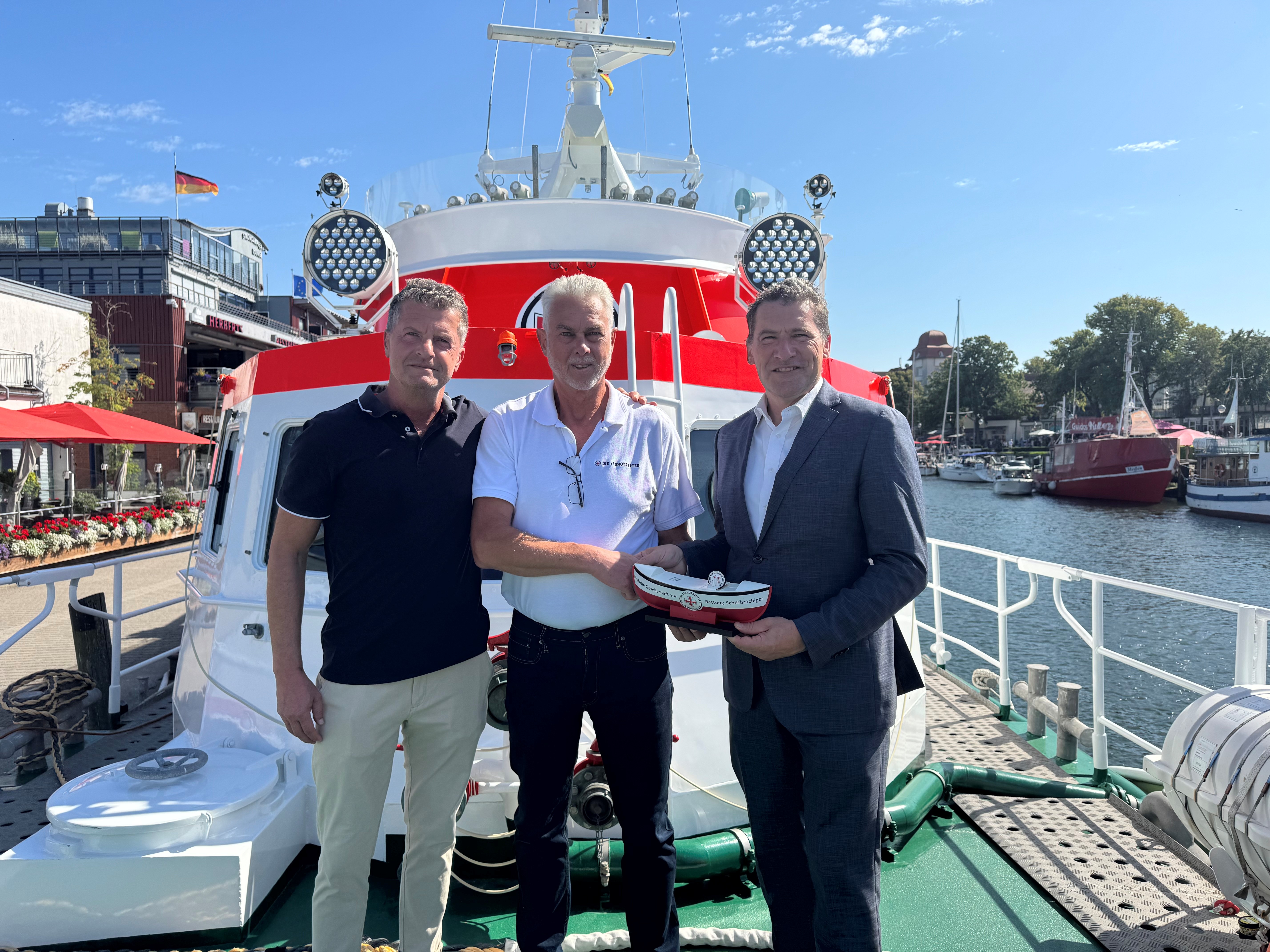 Gemeinsam feiern, gemeinsam helfen Gemeinsam feiern, gemeinsam helfen