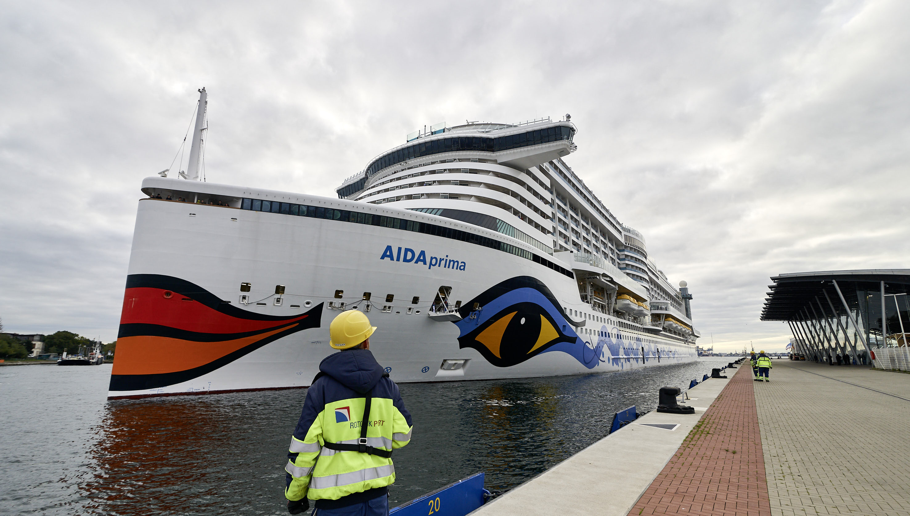 AIDAprima geht ans Netz