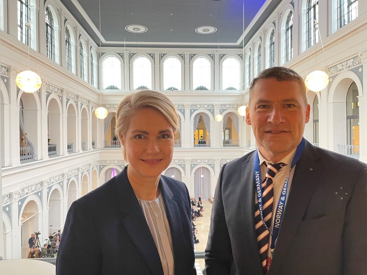 Ministerpräsidentin Manuela Schwesig trifft in Hamburg mit dem norwegischen Kronprinzen Haakon zusammen