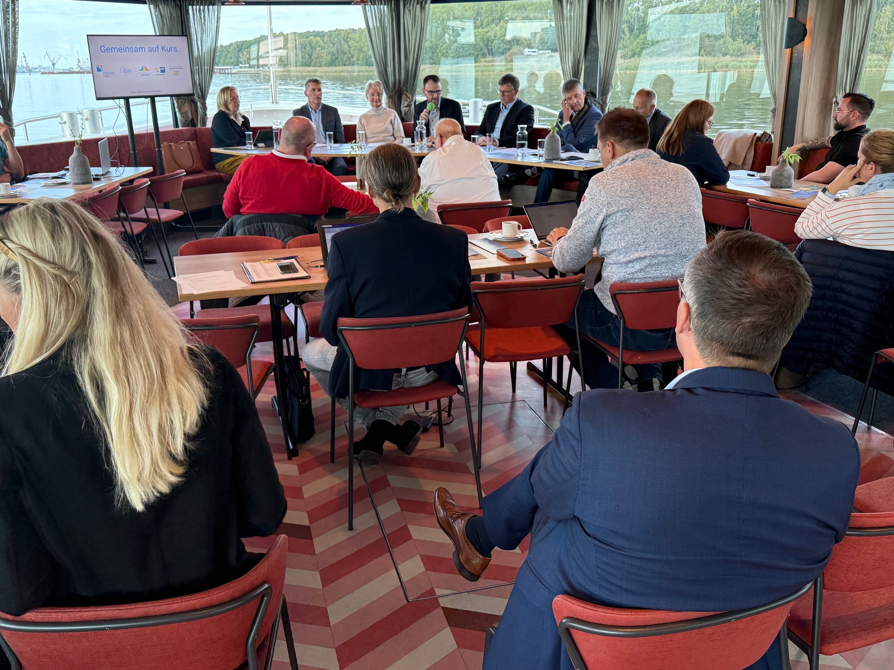 Bürgerschaftsausfahrt im Stadthafen für die Hafenerweiterung